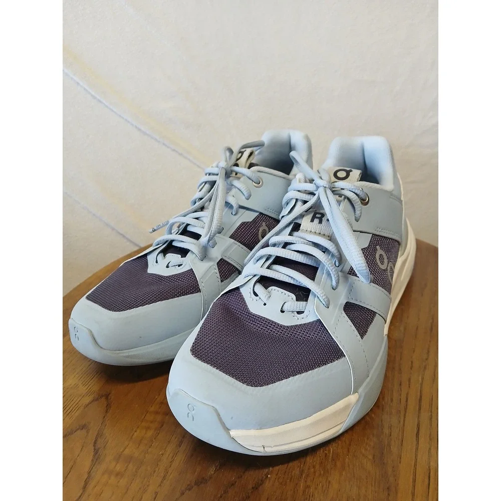 On clouds the Roger clubhouse sneaker womens Size 9 blue